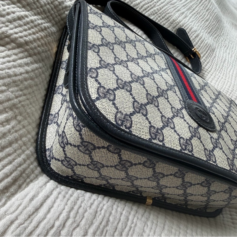 ❌sold❌Gucci Monogram Flap Shoulder Crossbody Bag - Picture 2 of 10